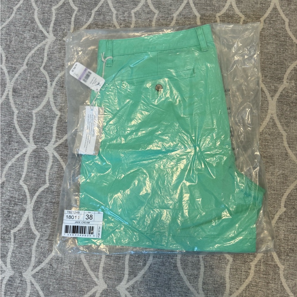 Tommy Bahama Jade Cream Short NWT